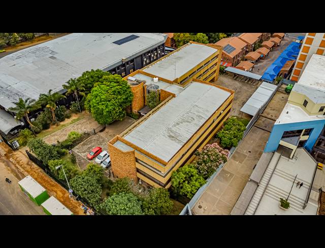 338M² OFFICE FOR SALE IN FERNDALE
